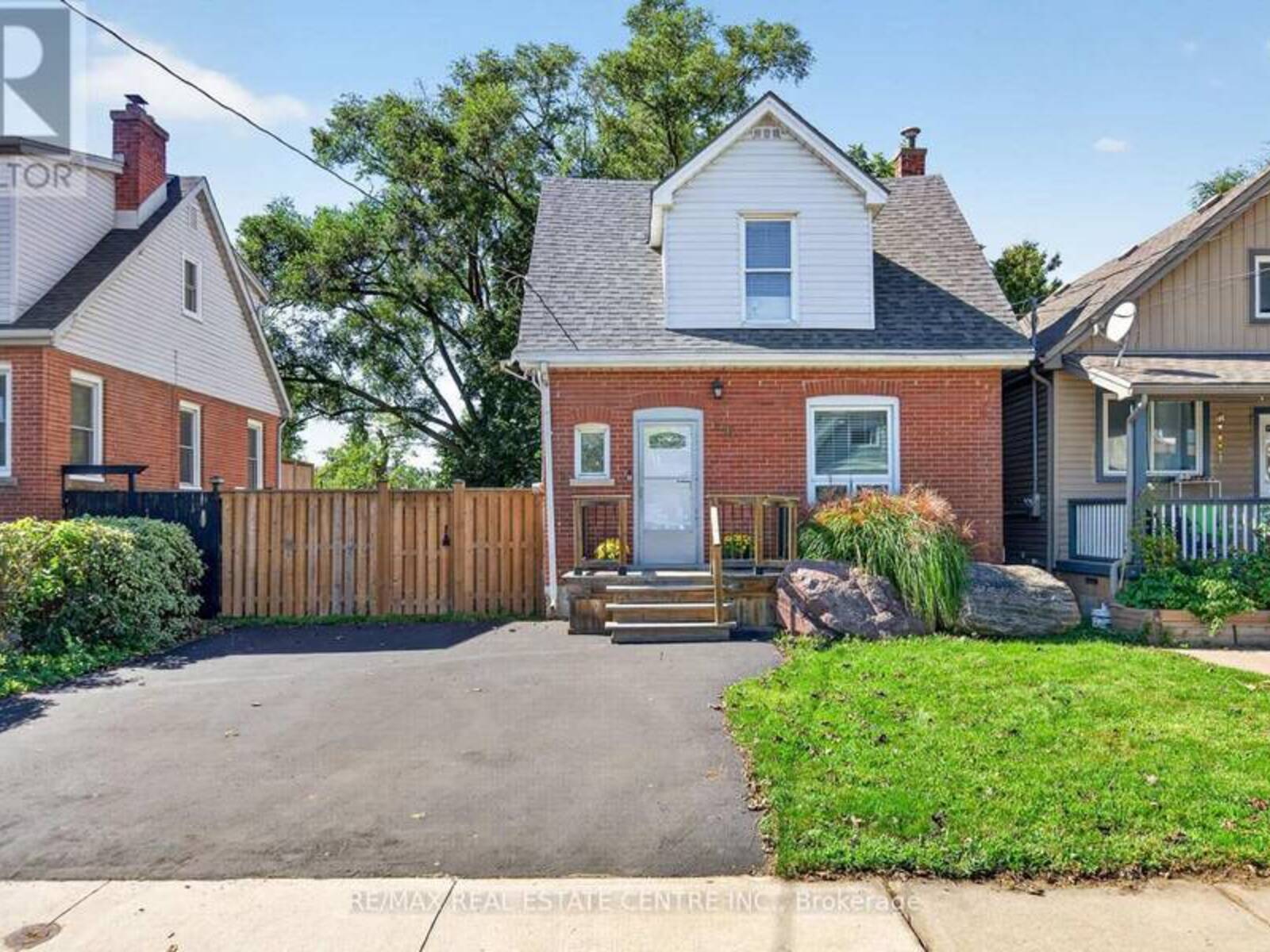 56 EAST 23RD STREET, Hamilton, Ontario L8V 2W6