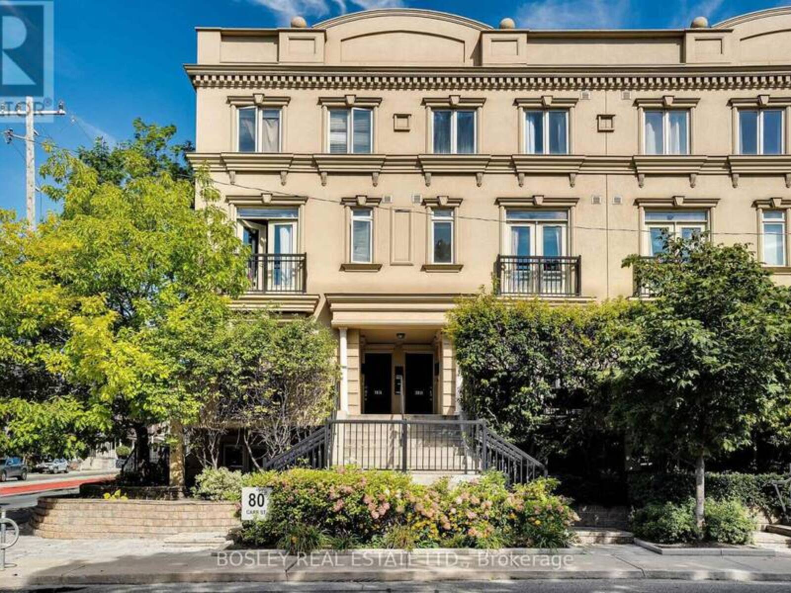 TH22 - 80 CARR STREET, Toronto, Ontario M5T 1B7