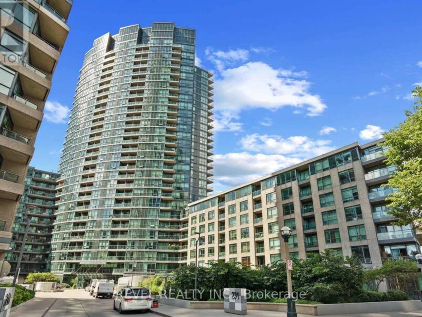 2001 - 231 FORT YORK BOULEVARD, Toronto, Ontario M5V 1B2