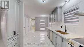133 WAKE ROBIN DRIVE | Kitchener Ontario | Slide Image Eight