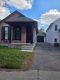 133 WAKE ROBIN DRIVE | Kitchener Ontario | Slide Image Three