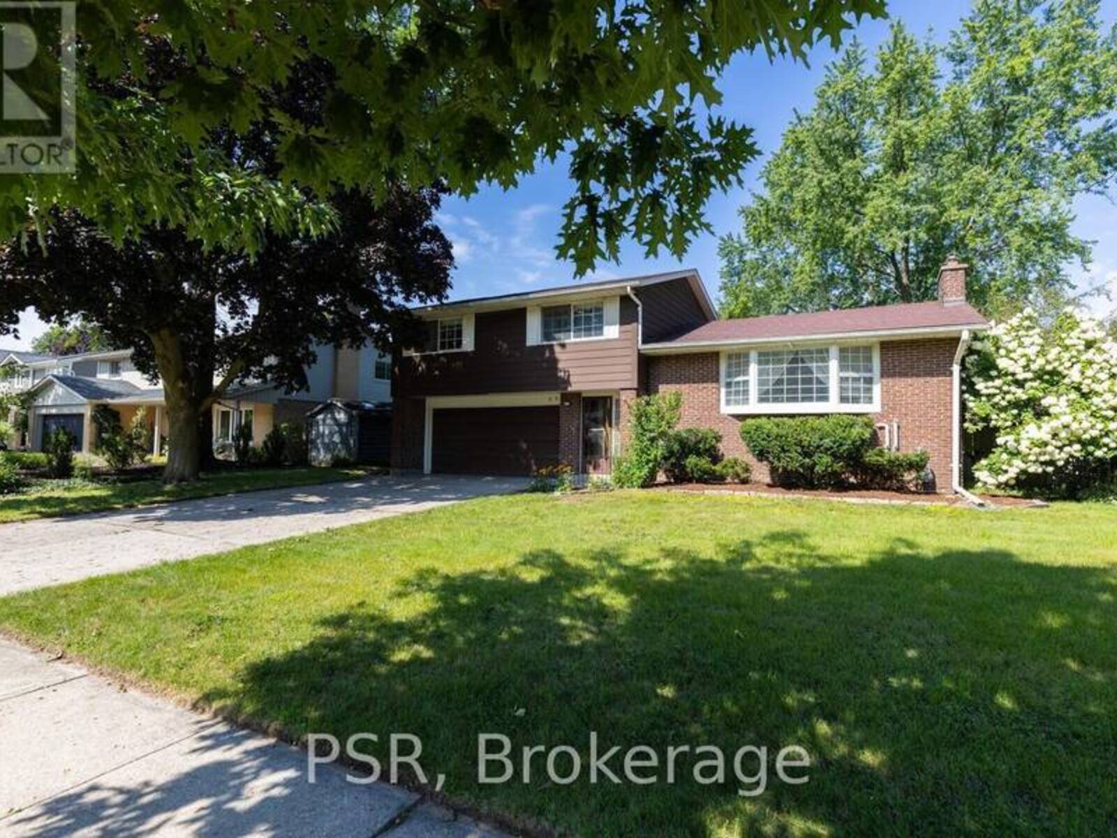 68 HALLIWELL DRIVE, Kitchener, Ontario N2B 2M3