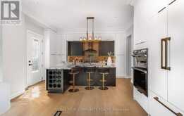 606 STEPHENS CRESCENT | Oakville Ontario | Slide Image Sixteen