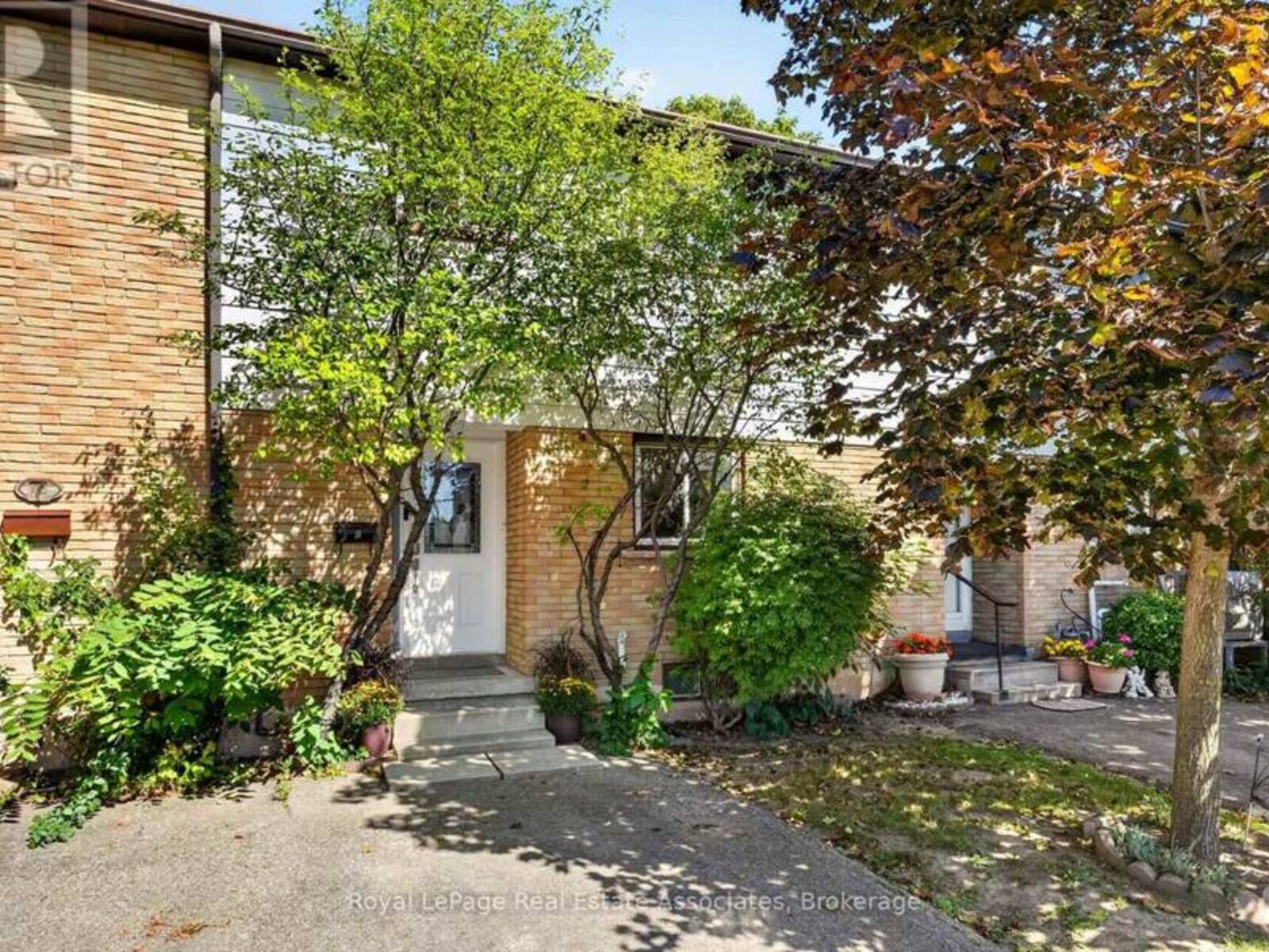 8 - 59 MAPLE AVENUE, Halton Hills, Ontario L7G 1X8