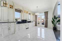 21 SKYLINE TRAIL | Nobleton Ontario | Slide Image Ten