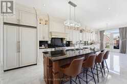21 SKYLINE TRAIL | Nobleton Ontario | Slide Image Six
