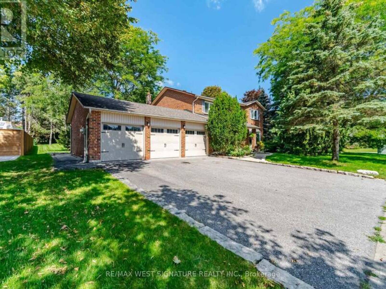 140 HILL FARM ROAD, Nobleton, Ontario L0G 1N0