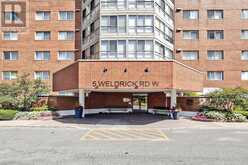 702 - 5 WELDRICK ROAD W | Richmond Hill Ontario | Slide Image Thirteen