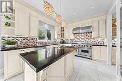 31 FONTAINEBLEU ROAD | Brampton Ontario | Slide Image Twelve