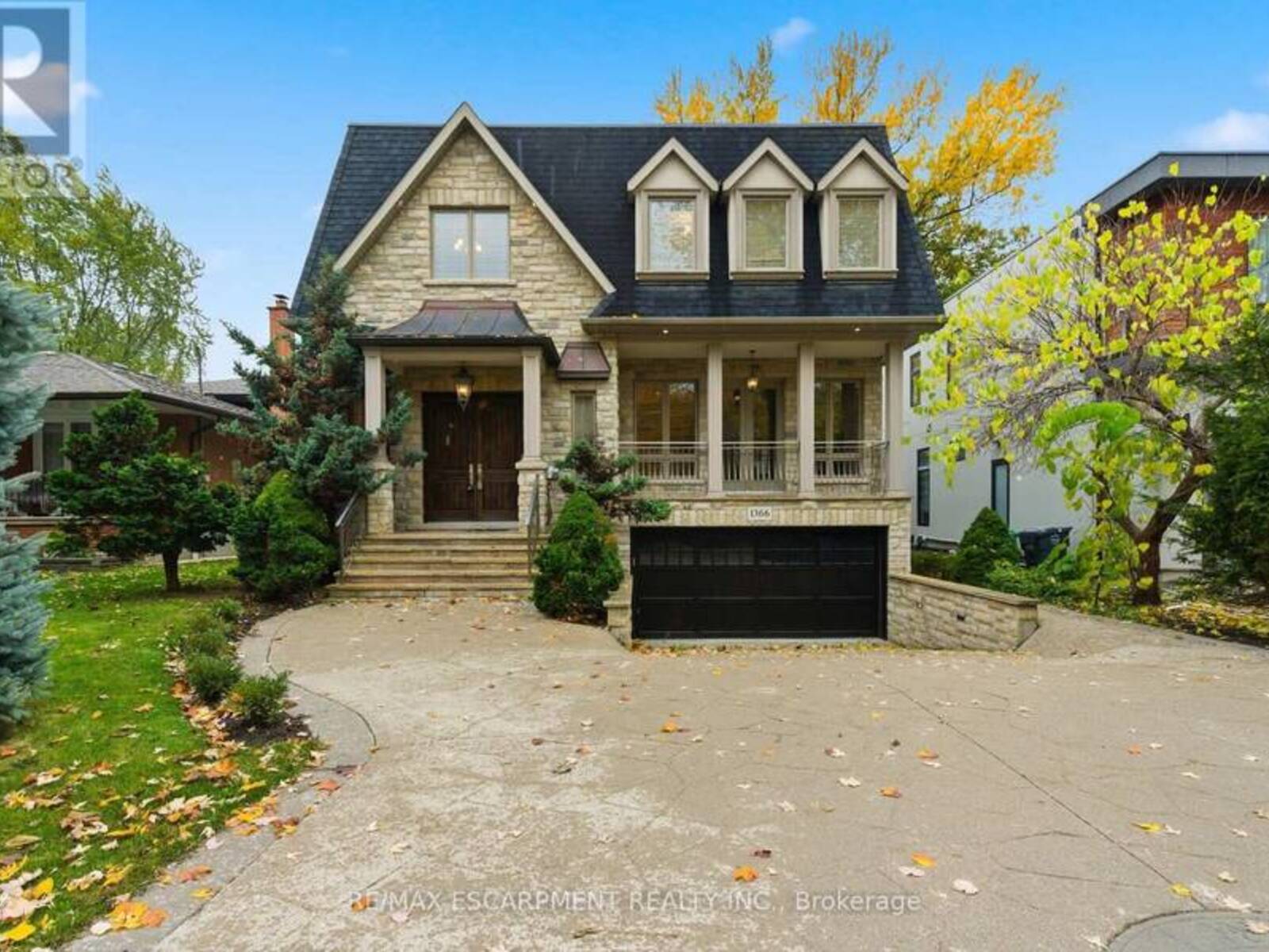 1366 WILSON AVENUE, Mississauga, Ontario L5G 3K2