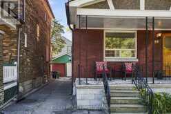 59 KINGS PARK BOULEVARD | Toronto Ontario | Slide Image Three