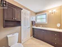 9 BIRCH COURT | Aurora Ontario | Slide Image Thirty-one