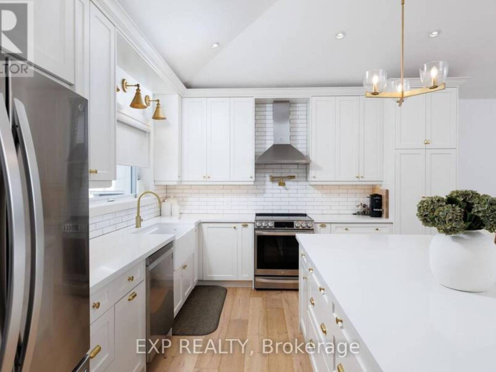 1761 CORAM CRESCENT, Mississauga, Ontario L4X 1L2