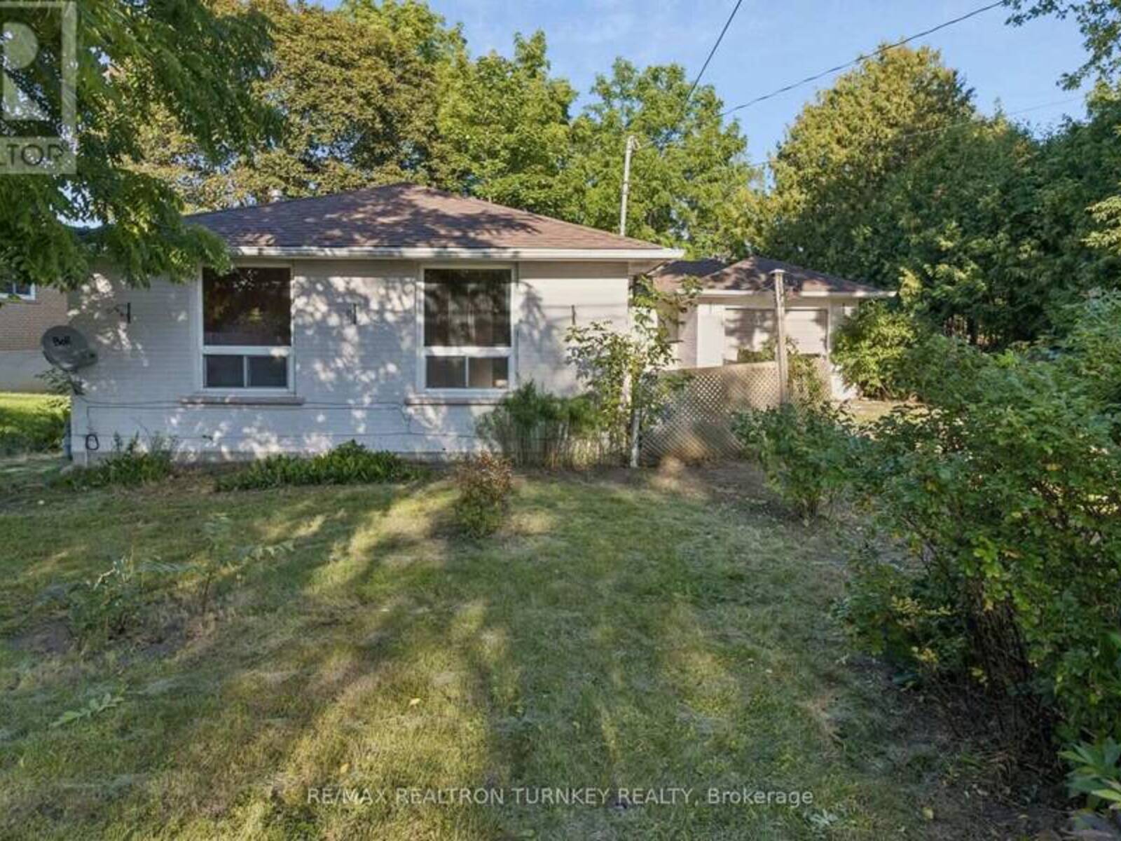 105 BOLTON AVENUE, Newmarket, Ontario L3Y 2X3