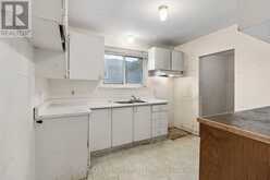 105 BOLTON AVENUE | Newmarket Ontario | Slide Image Ten