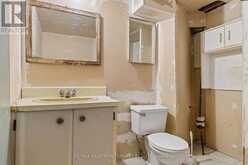 105 BOLTON AVENUE | Newmarket Ontario | Slide Image Thirty