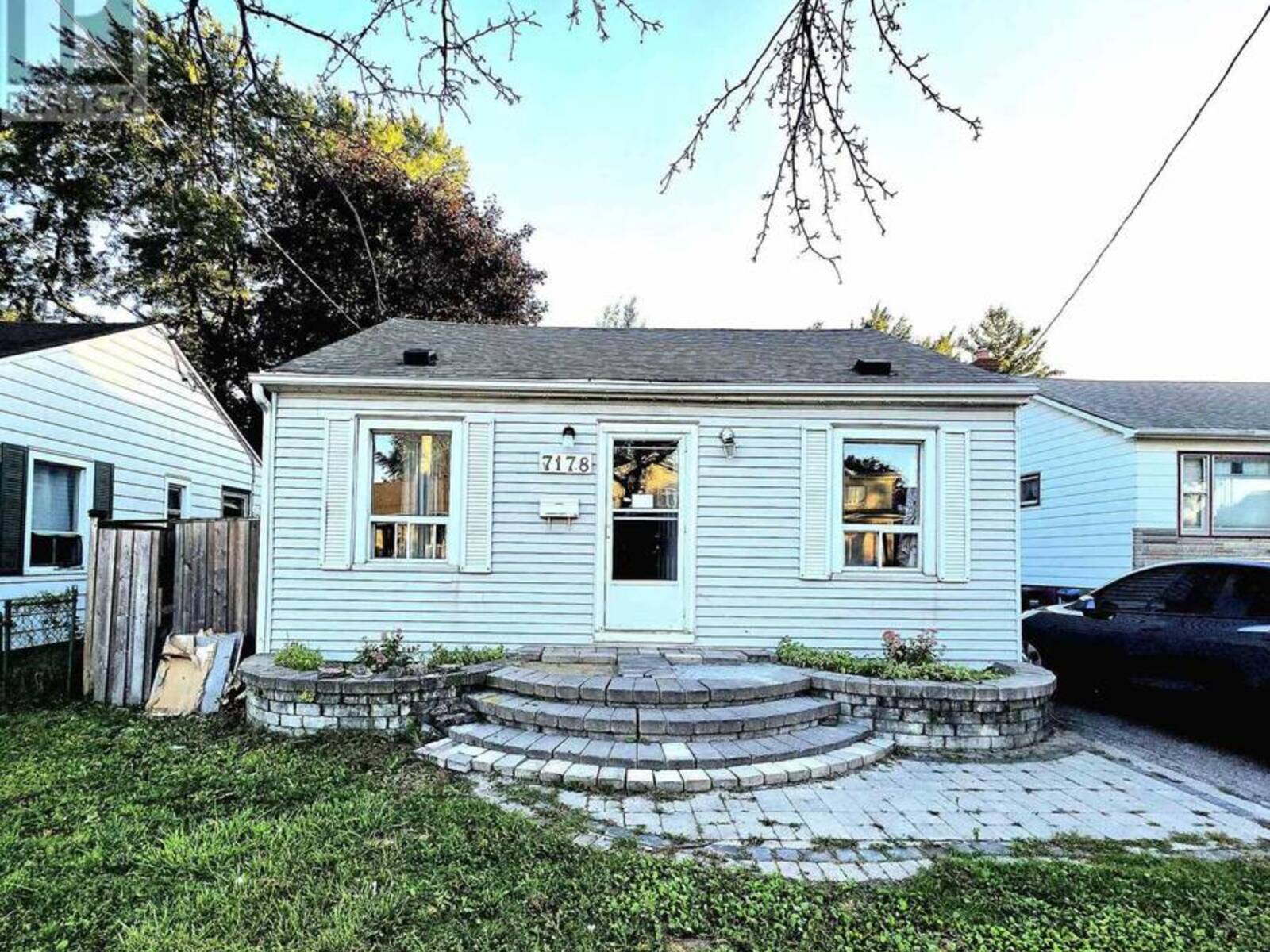 7178 LANCASTER AVENUE, Mississauga, Ontario L4T 2L2