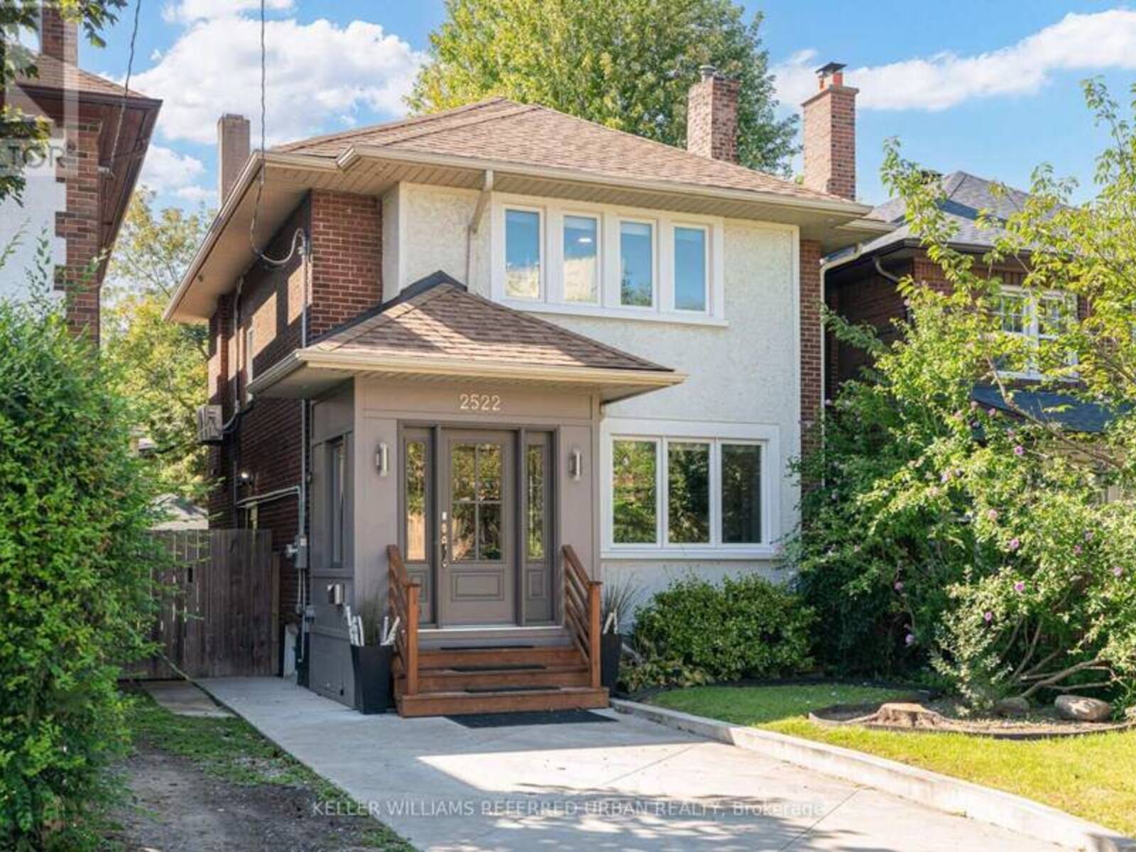 2522 LAKE SHORE BOULEVARD W, Toronto, Ontario M8V 1E1