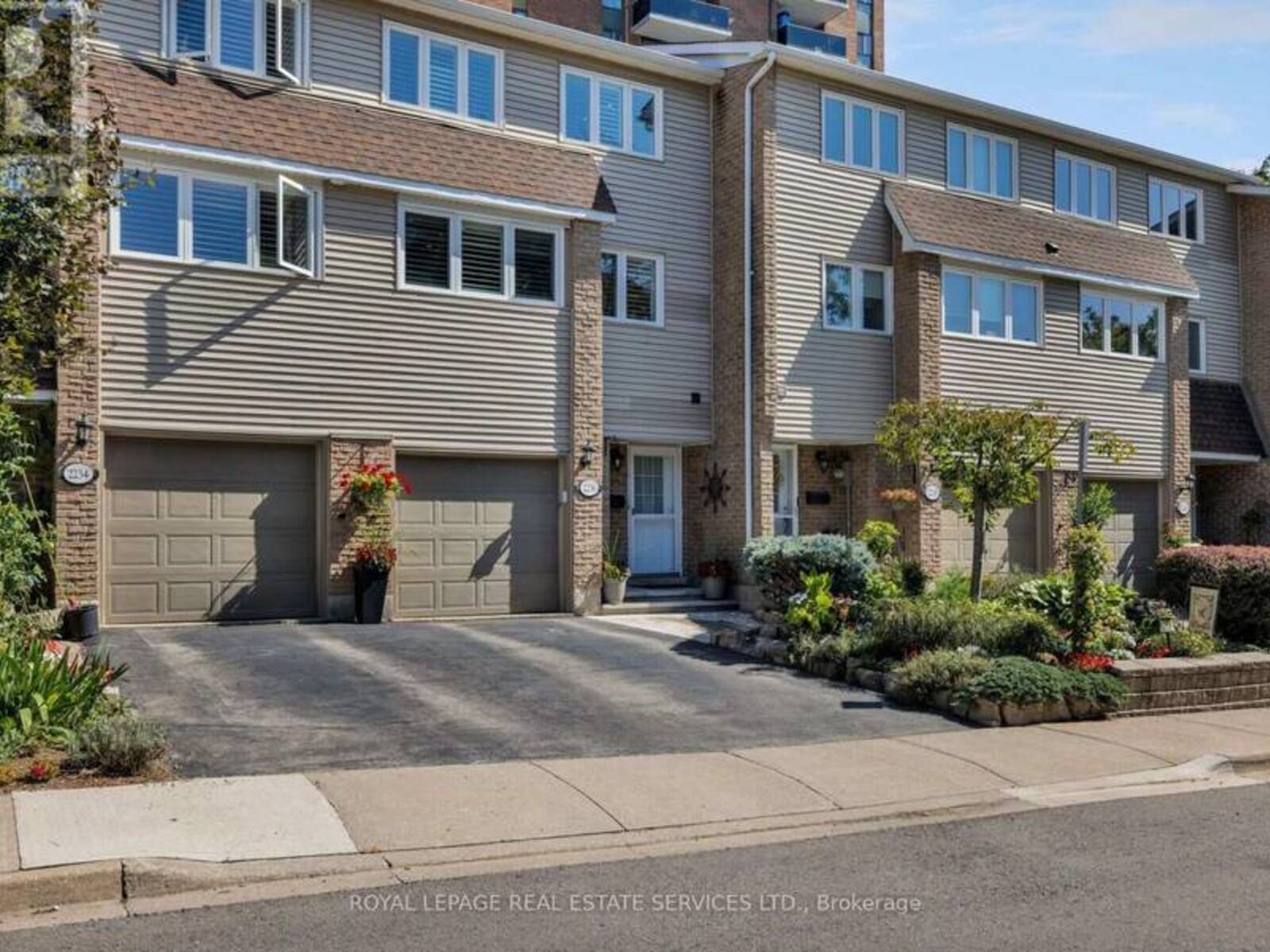 2236 - 2236 MARINE DRIVE, Oakville, Ontario L6L 1C1