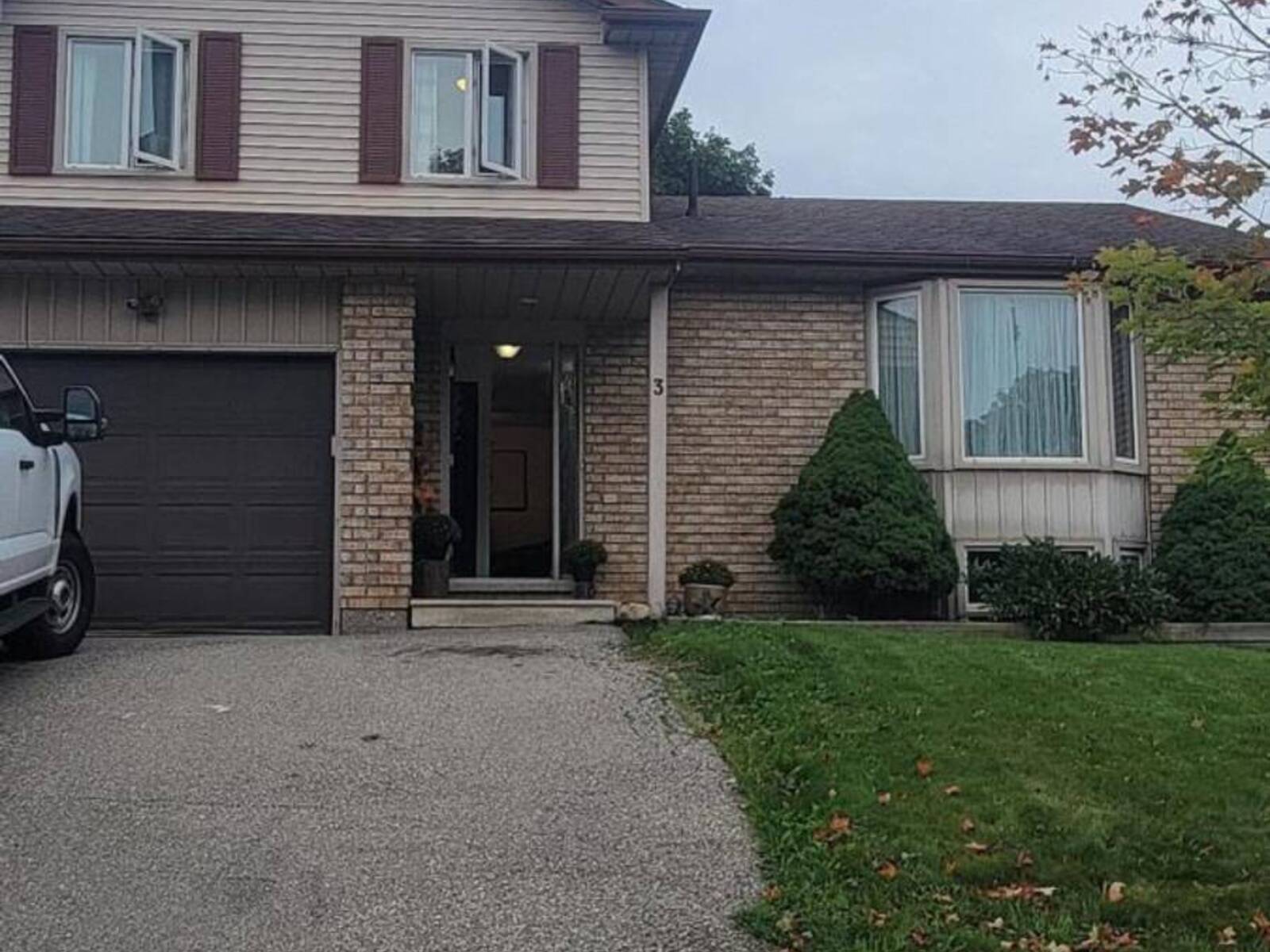 3 DUNHILL CRESCENT N, Guelph, Ontario N1H 8A3