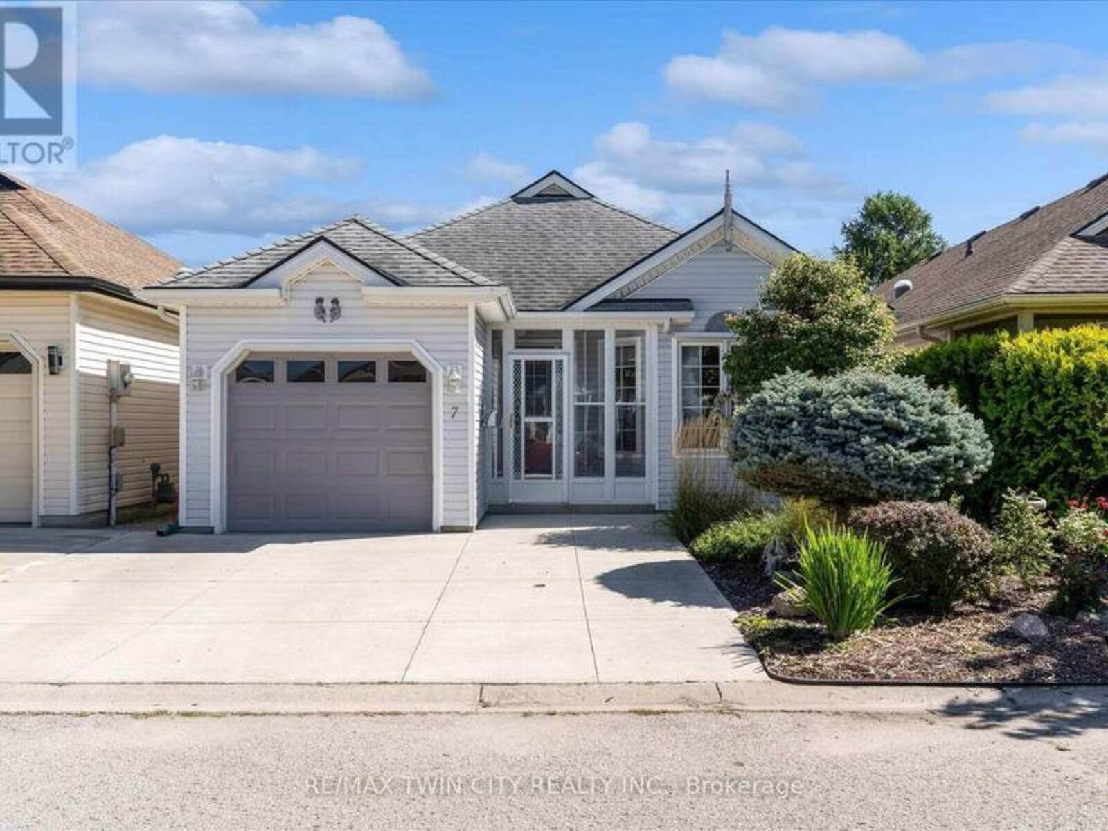 7 ASPEN LANE, Port Rowan, Ontario N0E 1M0