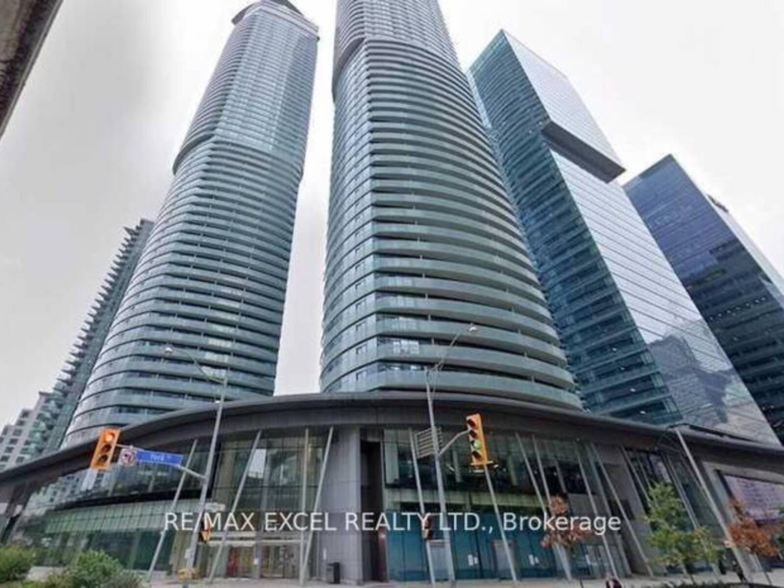 3704 - 14 YORK STREET, Toronto, Ontario M5J 0B1