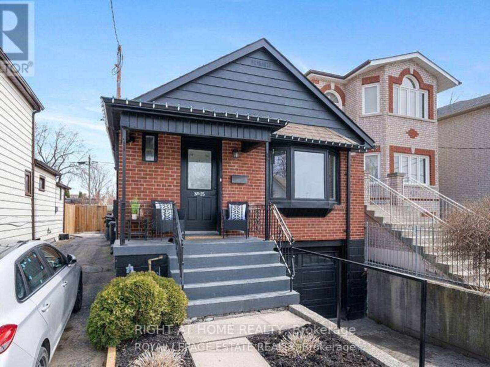 15 AUGUST AVENUE, Toronto, Ontario M1L 3M8
