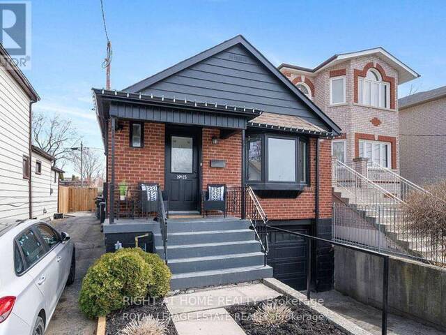 15 AUGUST AVENUE Toronto Ontario, M1L 3M8 - 3 Bedrooms Home For Sale