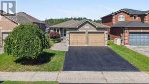 76 SHALOM WAY | Barrie Ontario | Slide Image One