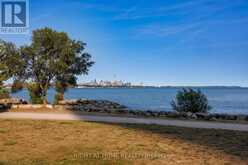217 - 2119 LAKE SHORE BOULEVARD W | Toronto Ontario | Slide Image Three