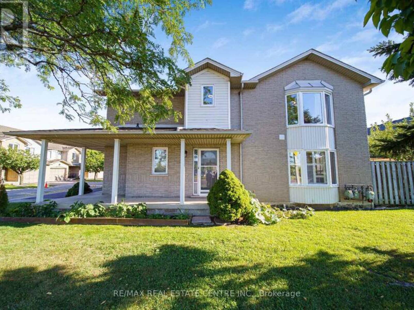1 - 800 PARAMOUNT DRIVE, Hamilton, Ontario L8J 3V7