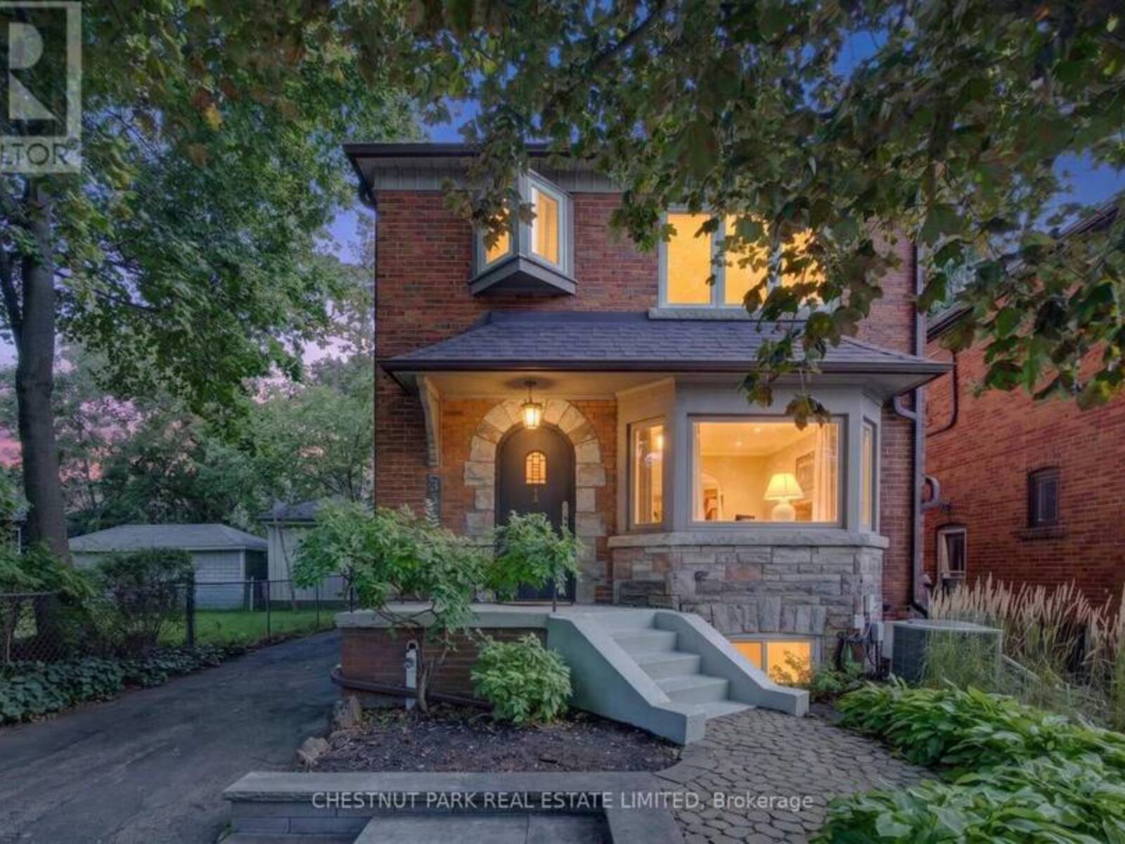 521 SUTHERLAND DRIVE, Toronto, Ontario M4G 1K9