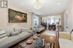 82 JUSTUS DRIVE | Richmond Hill Ontario | Slide Image Thirteen