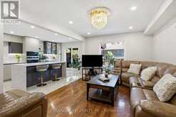 82 JUSTUS DRIVE | Richmond Hill Ontario | Slide Image Fifteen