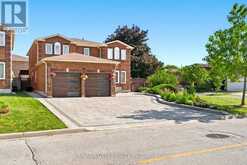 82 JUSTUS DRIVE | Richmond Hill Ontario | Slide Image Three