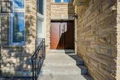 61 ALADDIN CRESCENT | Richmond Hill Ontario | Slide Image Three