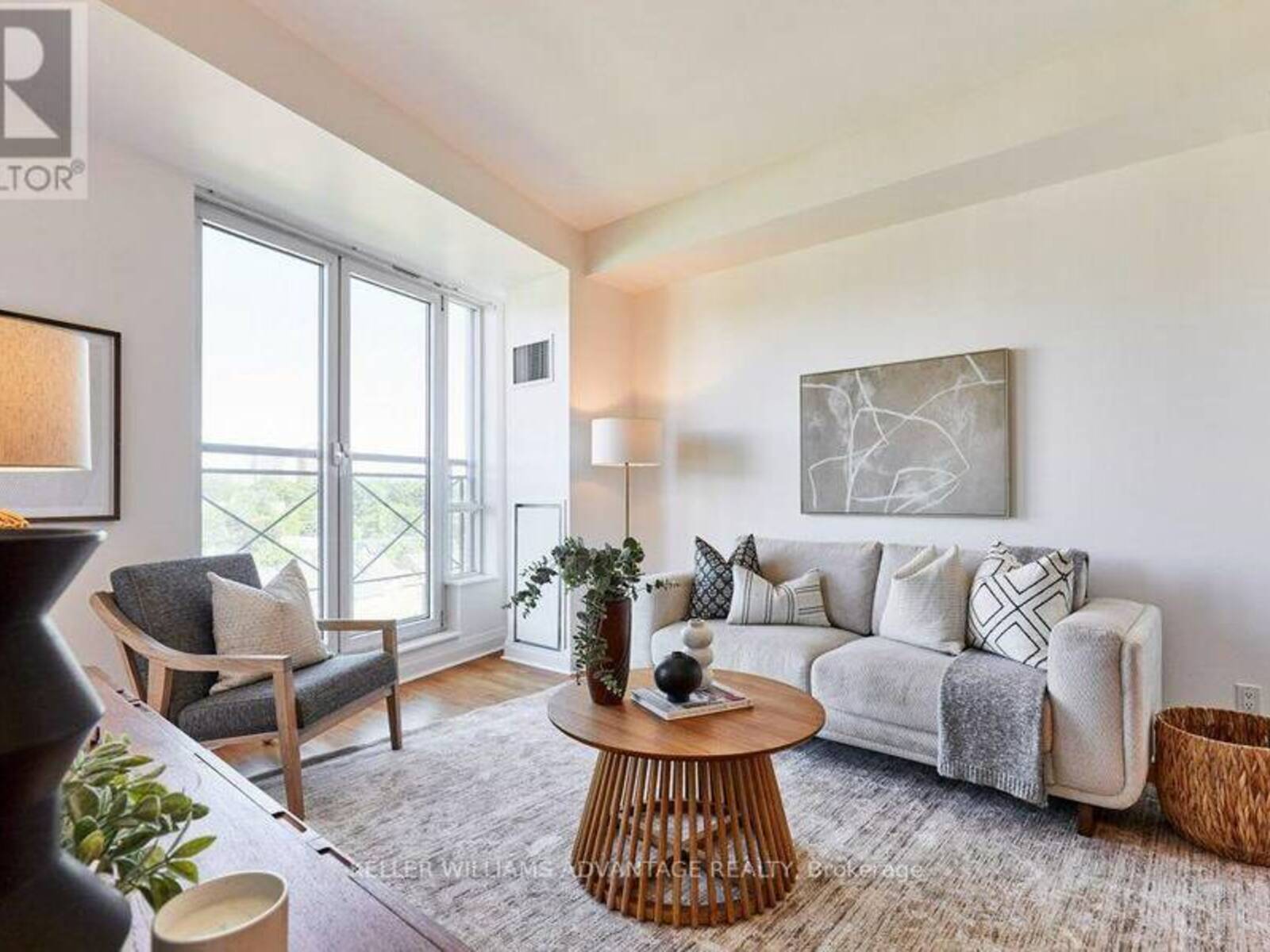 806 - 20 SCRIVENER SQUARE, Toronto, Ontario M4W 3X9