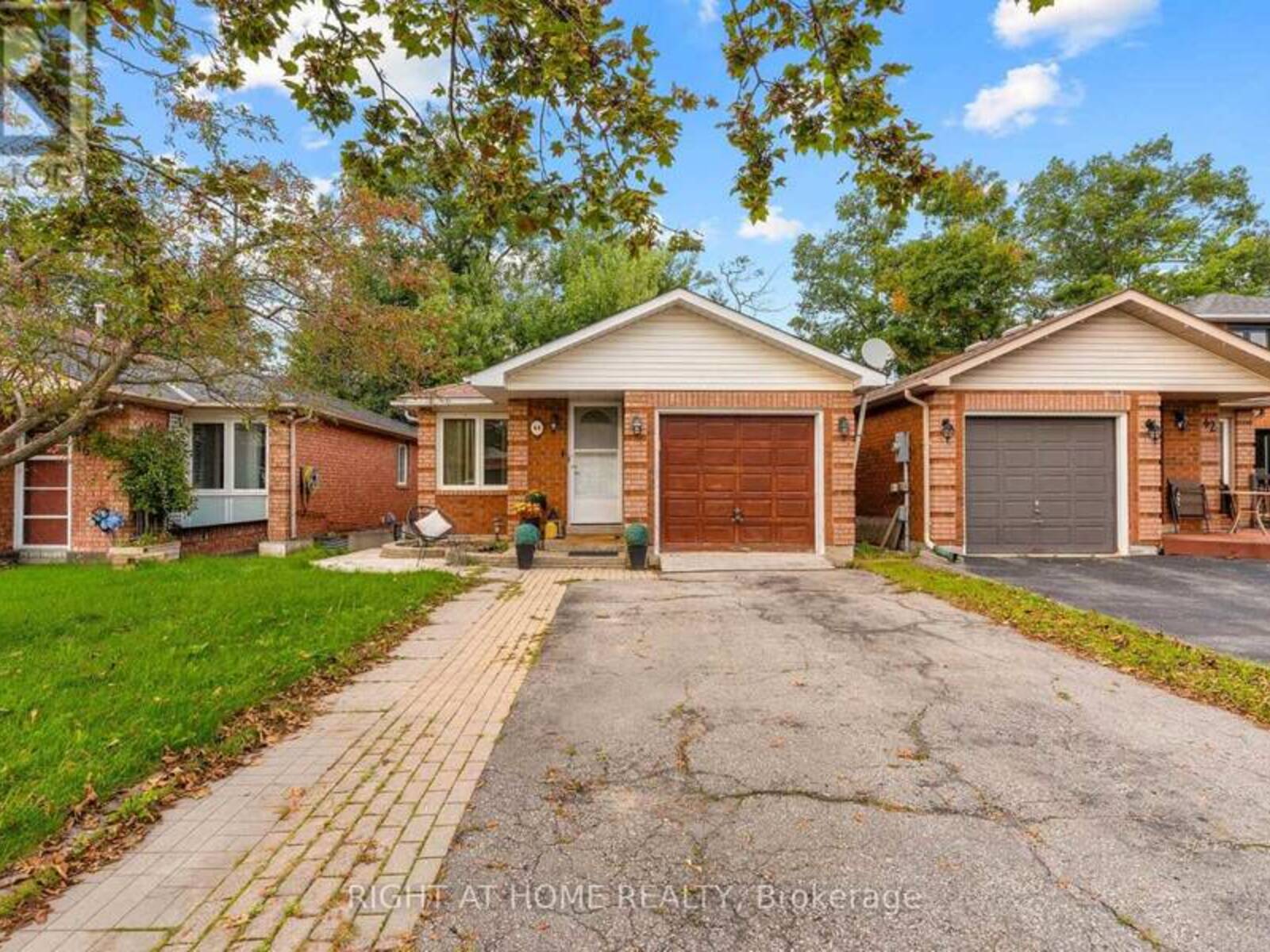 44 FERGUSON DRIVE, Barrie, Ontario L4N 7B5