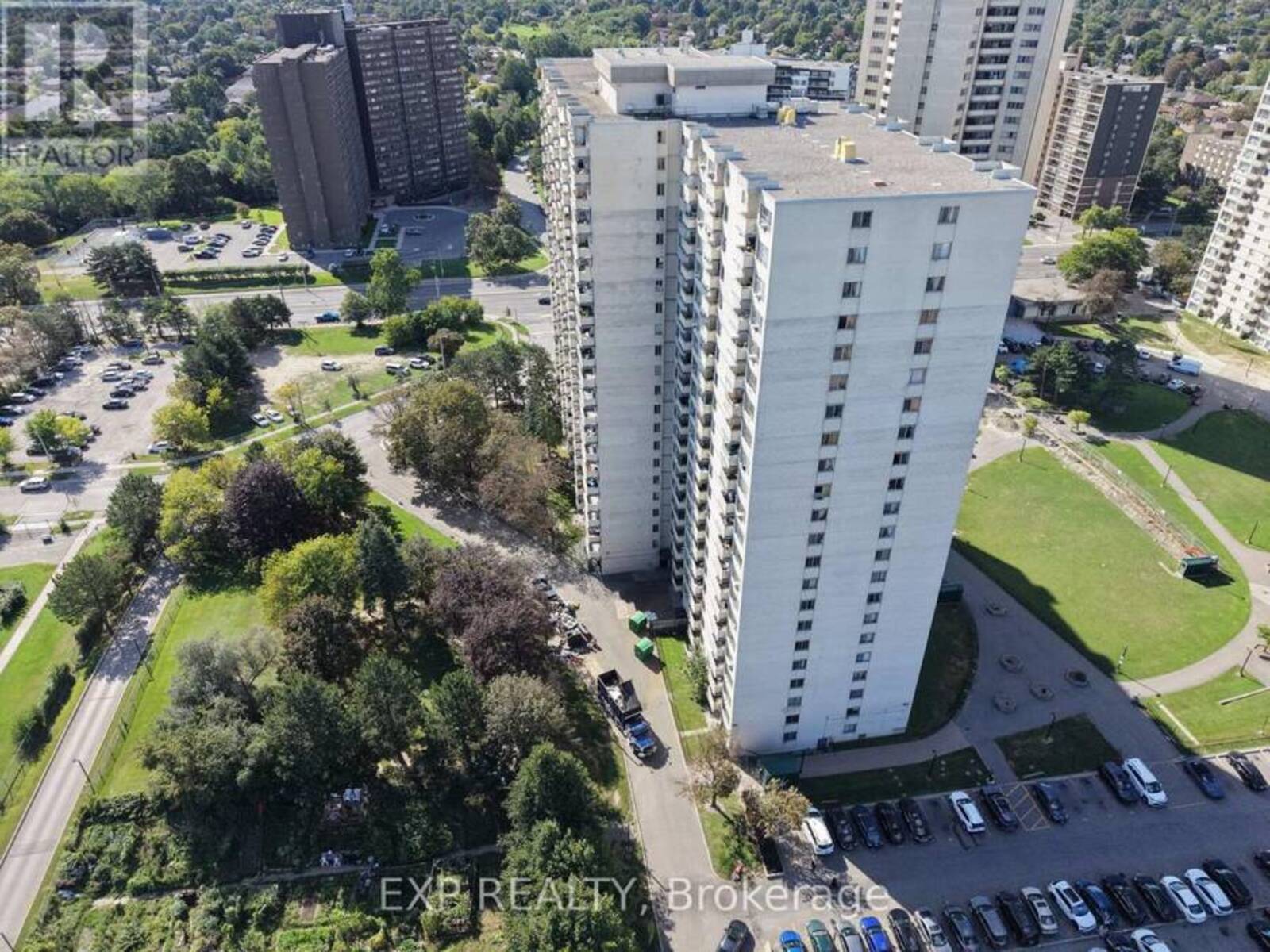 1813 - 320 DIXON ROAD, Toronto, Ontario M9R 1S8