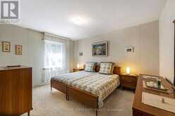 11 PICTON CRESCENT | Toronto Ontario | Slide Image Thirteen