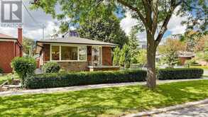 28 ASHDEAN DRIVE | Toronto Ontario | Slide Image Three