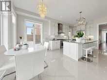 61 GRANGE DRIVE | Richmond Hill Ontario | Slide Image Nineteen
