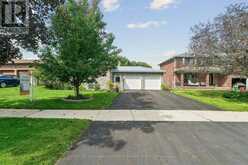 190 HILLTOP DRIVE | East Gwillimbury Ontario | Slide Image Two