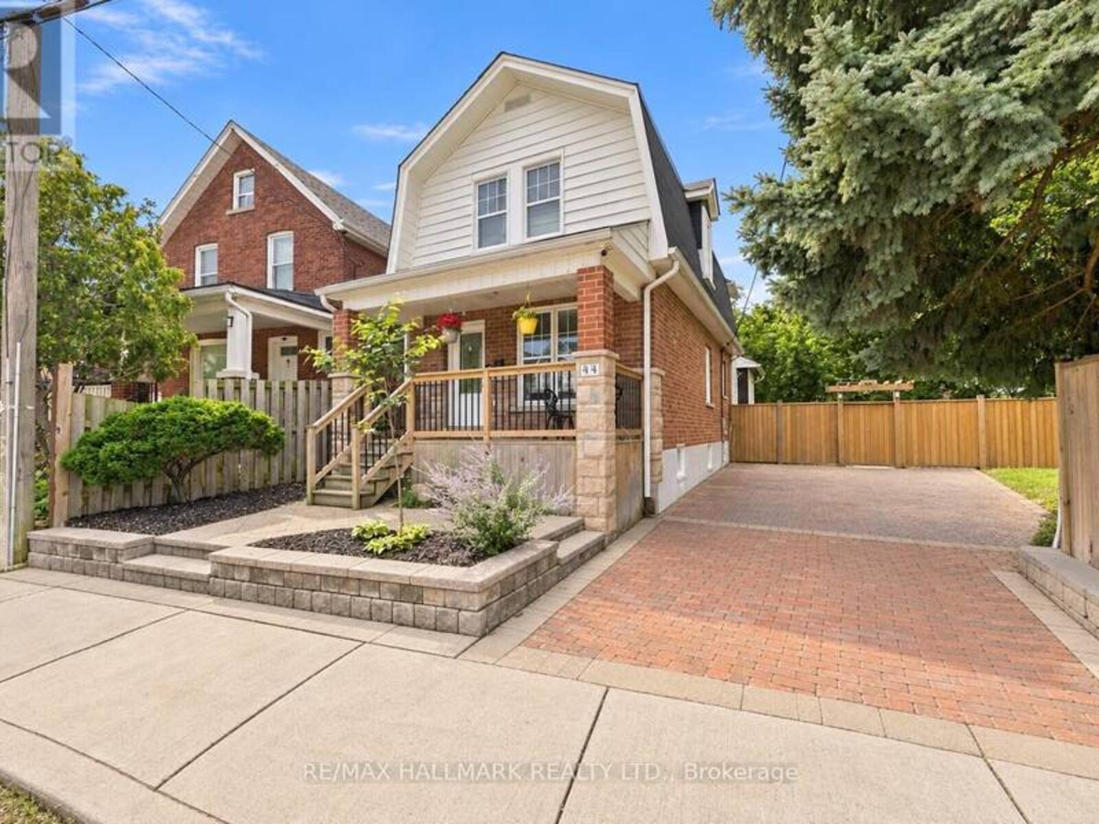 44 HOLLEY AVENUE, Toronto, Ontario M9N 2C5