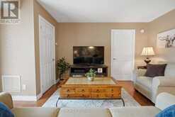 118 - 22 JAMES HILL COURT | Uxbridge Ontario | Slide Image Seventeen