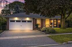 20 RINGWOOD CRESCENT | Toronto Ontario | Slide Image Forty-five