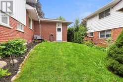 20 RINGWOOD CRESCENT | Toronto Ontario | Slide Image Four