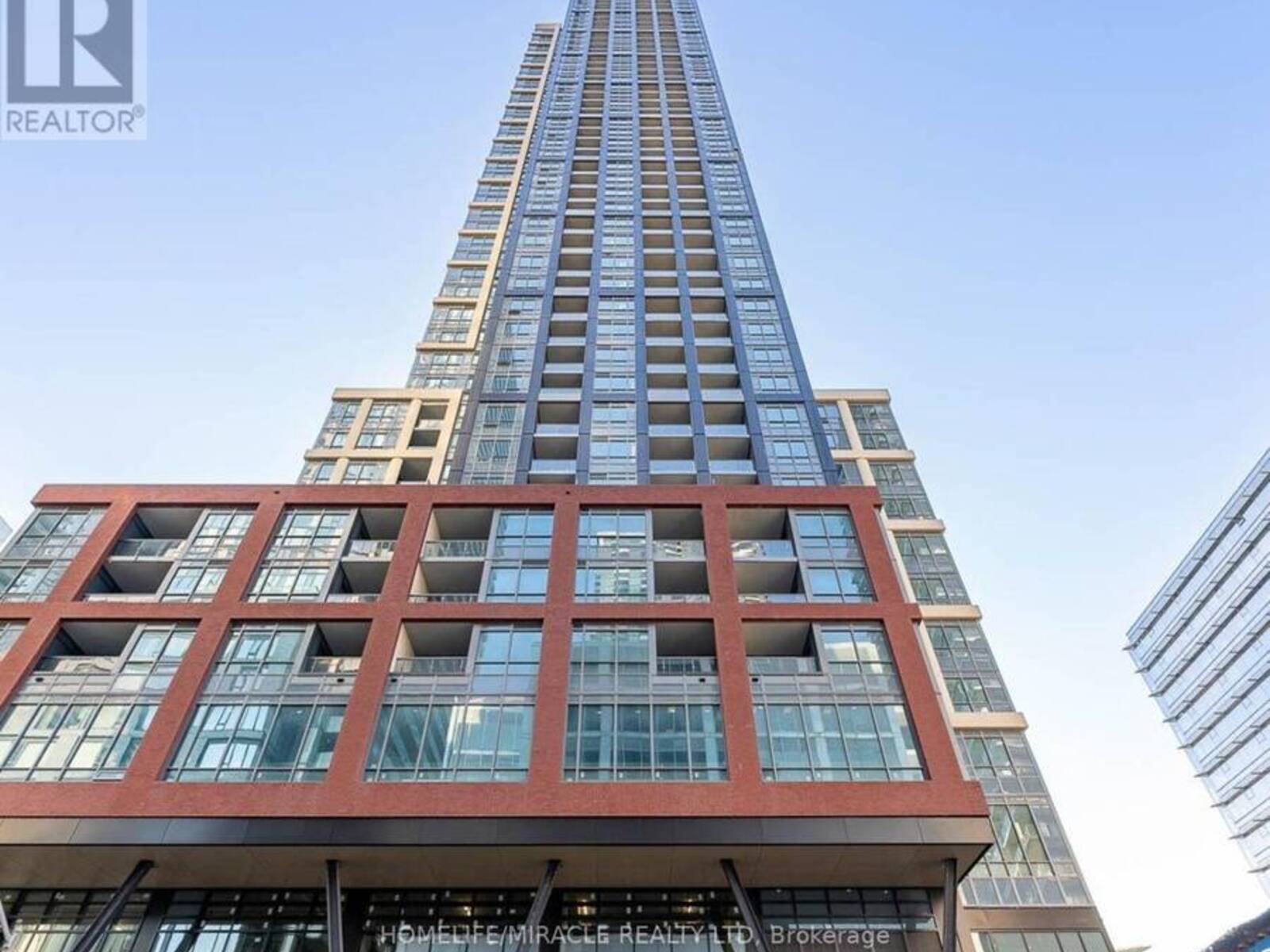 1322 - 108 PETER STREET, Toronto, Ontario M5V 2G7