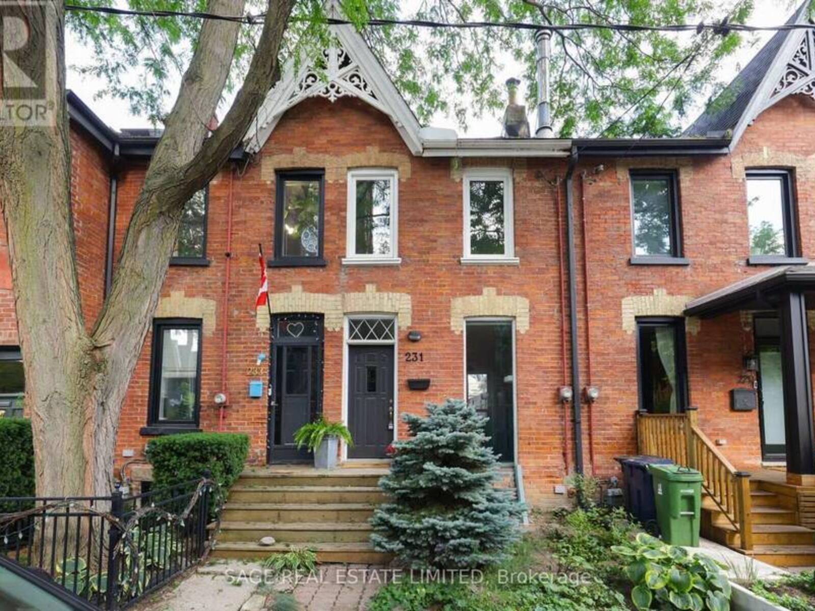 231 BOULTON AVENUE, Toronto, Ontario M4M 2J8