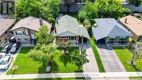 31 WISHING WELL DRIVE | Toronto Ontario | Slide Image Thirty-seven